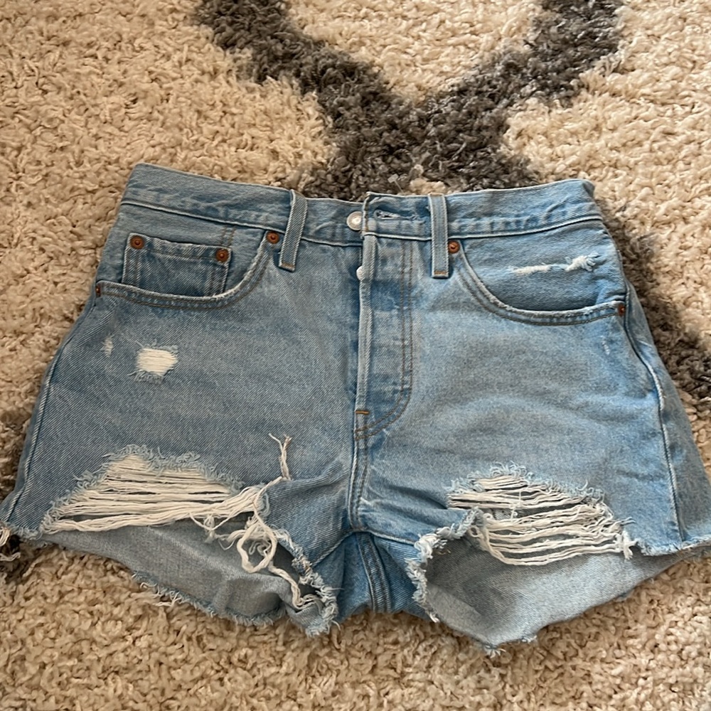 Levi’s 501 high waisted shorts - 27